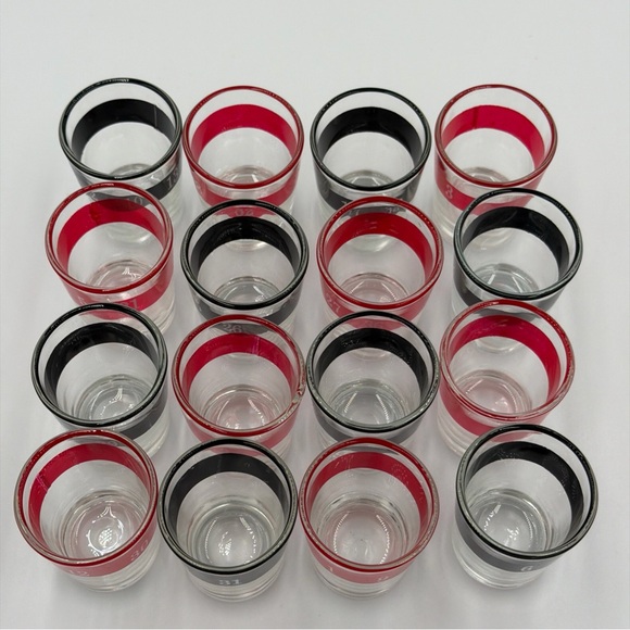 Drinking Roulette Set - Black and Red - Picture 5 of 9